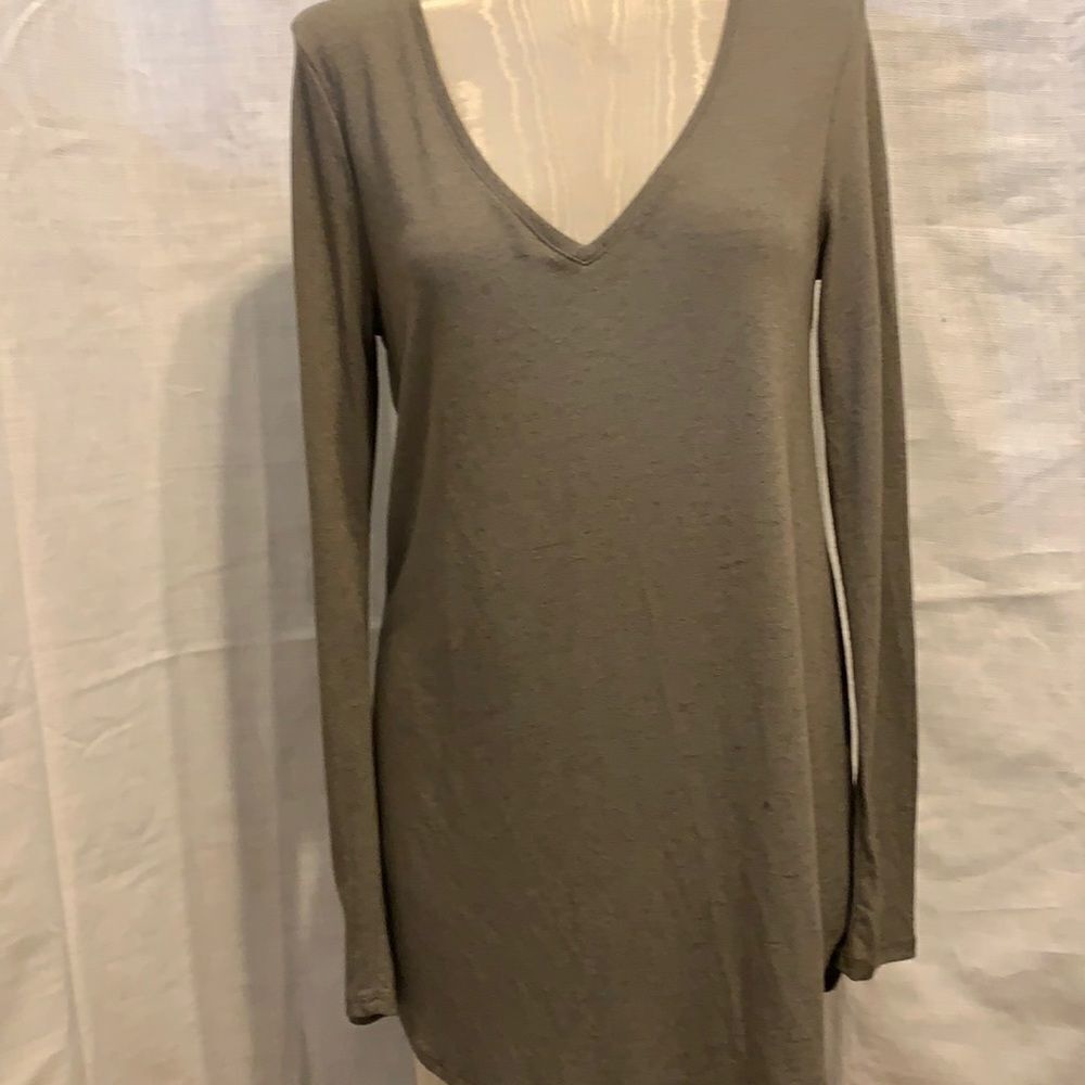 Massimo medium long sleeve v-neck light brown T-shirt